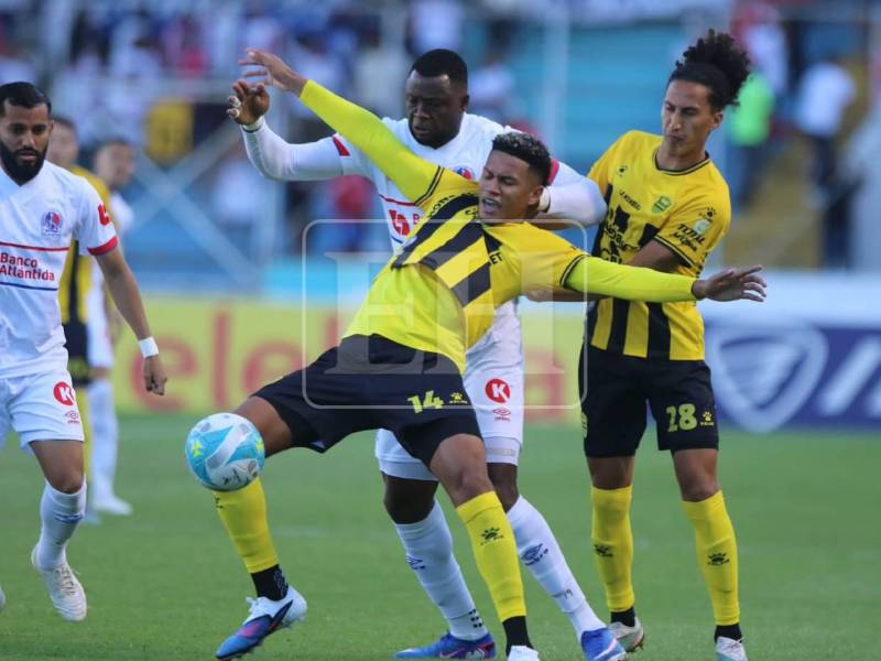 Imágenes del desarrollo del partido.