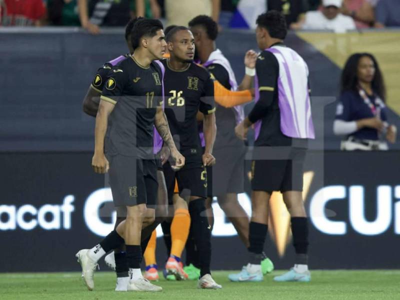 Así celebraron los jugadores catrachos tras el gol del triunfo.
