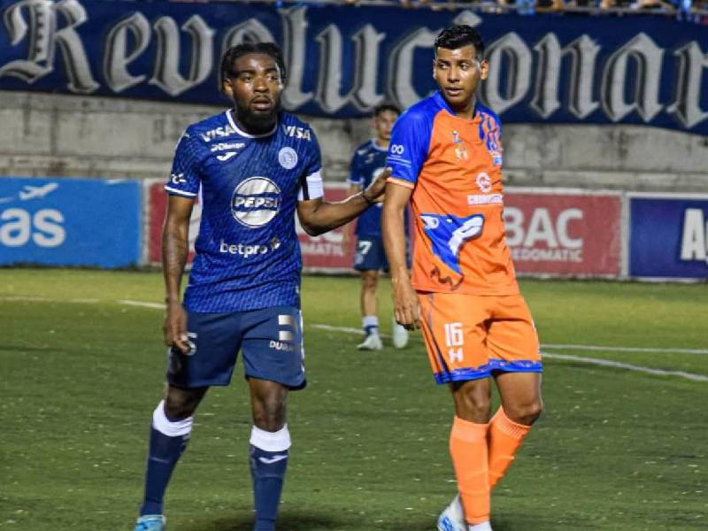 Imágenes del desarrollo del partido.