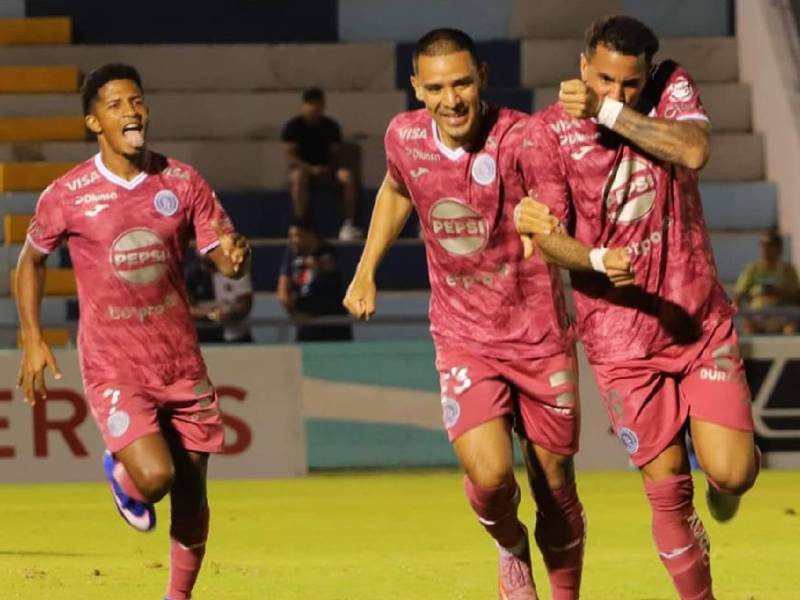 Imágenes del desarrollo del partido.