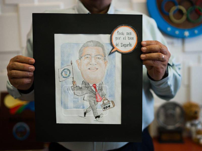 Uno de los mayores tesoros que guarda la oficina de Zavala es esta caricatura en donde refleja su compromiso en pro del deporte hondureño.