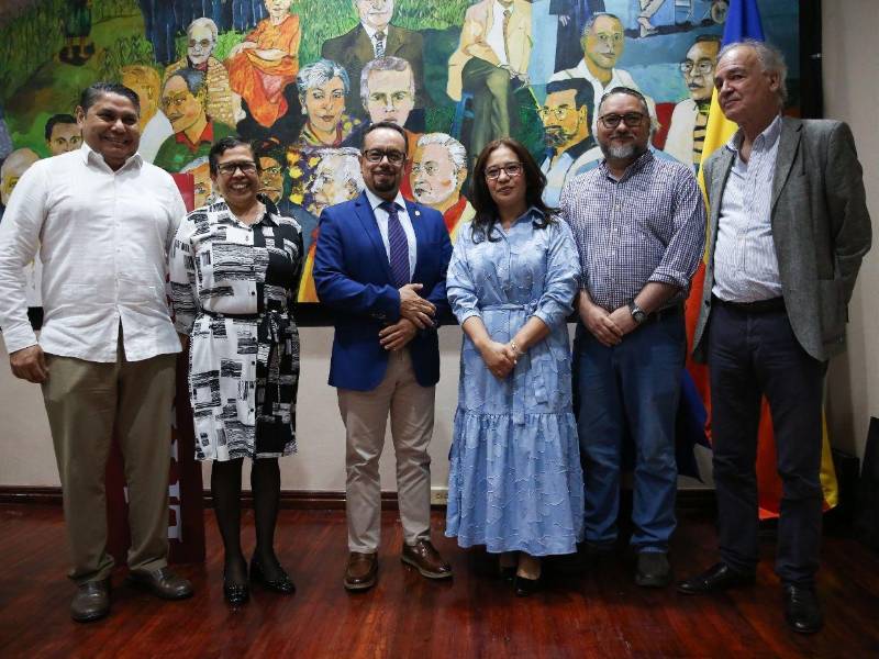 José Benito Martínez, Soledad Altamirano, Bartolomé Chinchilla, Glenda Estrada, Kalton Harold Brühl y Hernán Antonio Bermúdez.