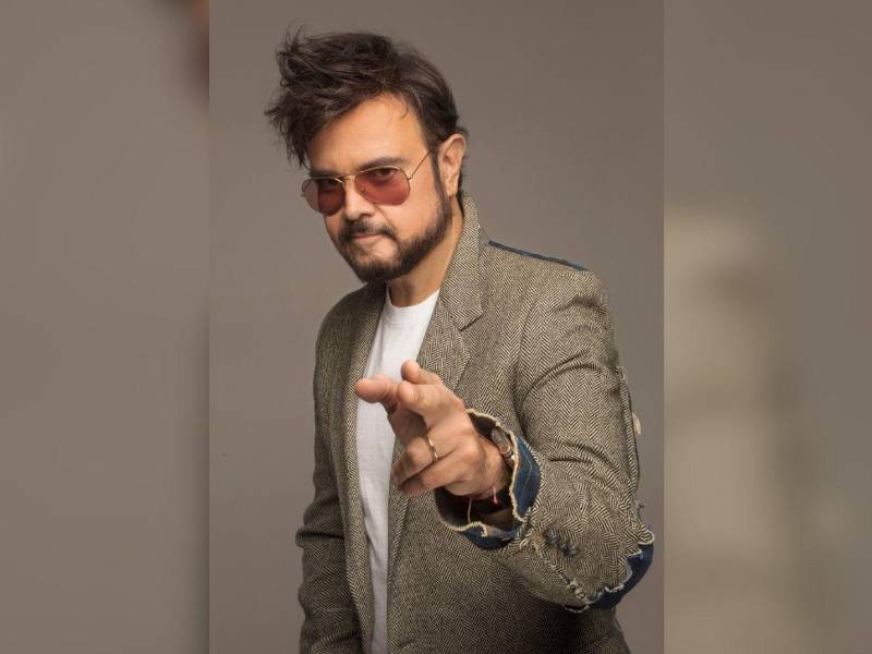 Para Syntek, la música sigue siendo un espacio de reflexión en medio de un entorno acelerado.