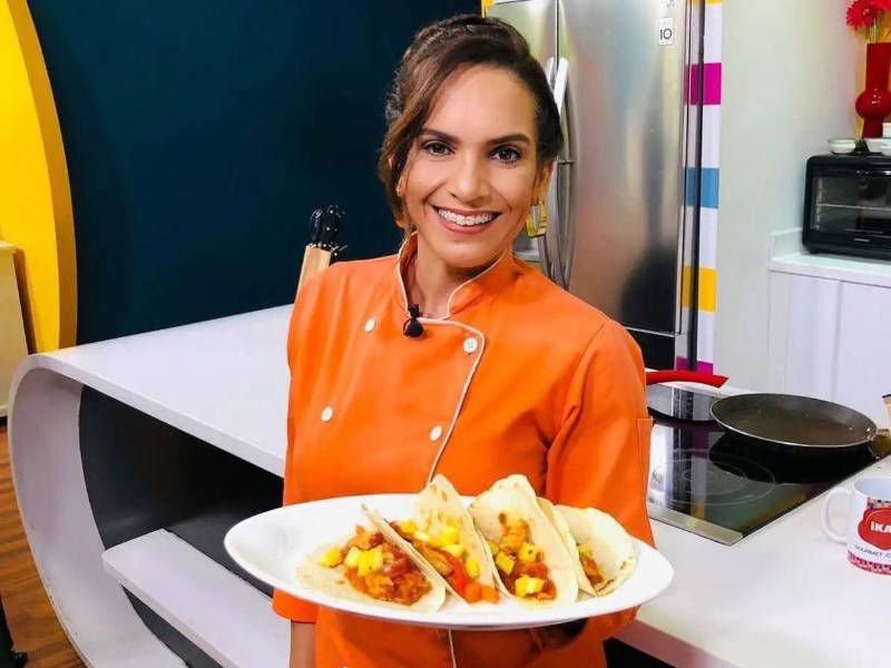 La familia de la querida chef y presentadora Sandra Díaz del Valle, quien falleció el pasado 10 de junio, emitió un comunicado dirigido hacia medios de comunicación, opinión pública y redes sociales, con la finalidad de solicitar respeto a su memoria y al dolor que atraviesan sus seres queridos.
