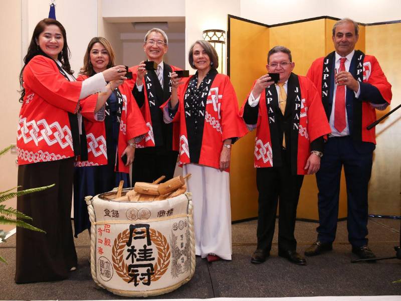 Con la entonación de los himnos nacionales y un brindis en honor a Su Majestad, la Embajada de Japón en Honduras celebró el natalicio del emperador Naruhito en una recepción que congregó a lo más representativo de la vida institucional y diplomática hondureña.