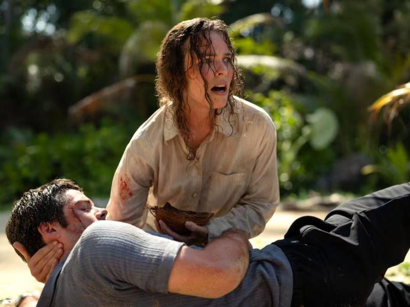 O'Brien destaca la capacidad de Raimi para fusionar géneros de manera distintiva. McAdams coincide al identificar la comedia negra como un componente esencial de la propuesta, rasgo recurrente en la filmografía del director.