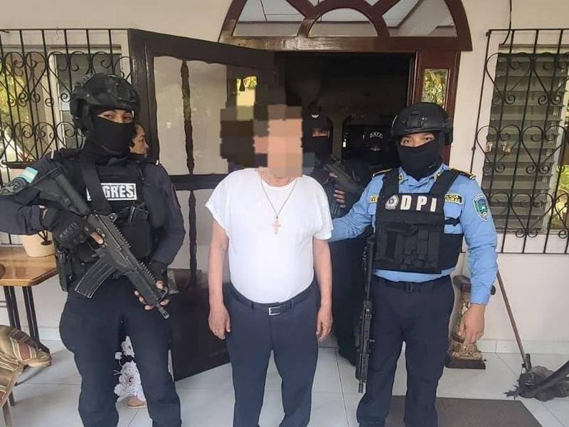La captura ocurrió en horas de la madrugada mediante un allanamiento a la residencia del extitular de la municipalidad tocoeña.