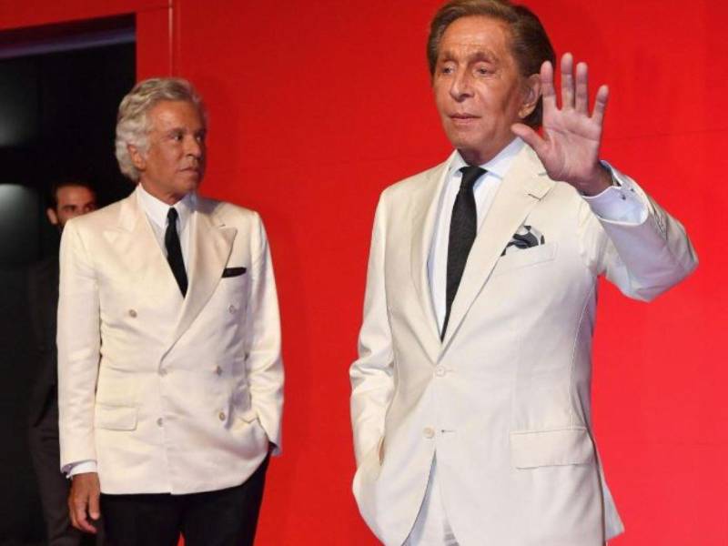 Giancarlo Giammetti, cofundador de la marca Valentino, socio y compañero de vida del diseñador italiano, es uno de los nombres que se mencionan podría heredar su fortuna.