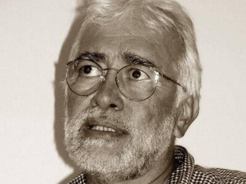 Su deceso supone una pérdida para los círculos académicos y culturales del país.