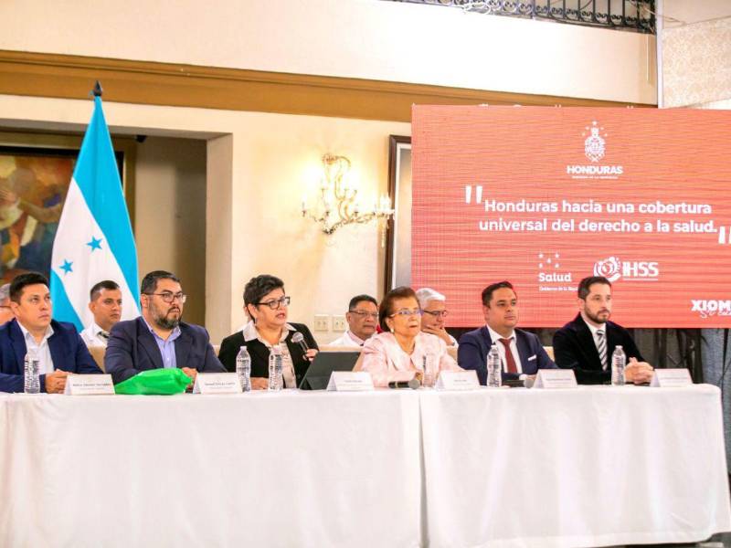 El anuncio de ambas estrategias se realizó mediante una conferencia de prensa realizada en Casa Presidencial.