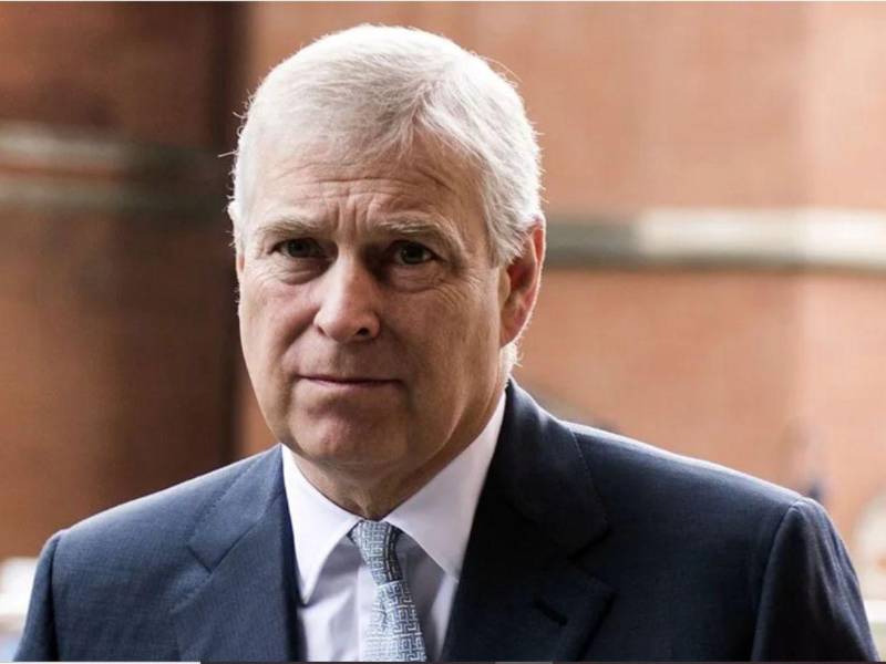 En el día que cumple 66 años, Andrés ya no será recordado como un héroe de la guerra de las Malvinas, indican los medios británicos.