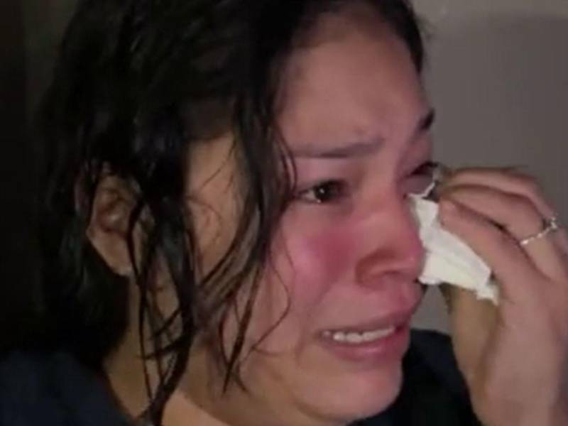 “Lo primero que pensé fue en mis hijos. Ellos me esperaban en casa”. Con esa frase, aún con la voz entrecortada, una joven madre resumió los minutos más angustiantes de su vida tras sobrevivir a un socavón en San Pedro Sula, Cortés.
