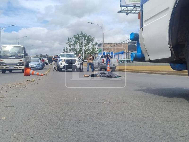 La fémina fue impactada por la parte delantera del pesado automotor.