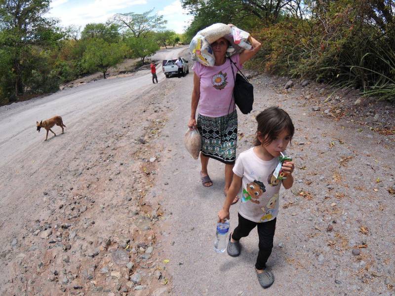Las familias más necesitadas del Corredor Seco fueron beneficiadas con la comida donada por hondureños solidarios.