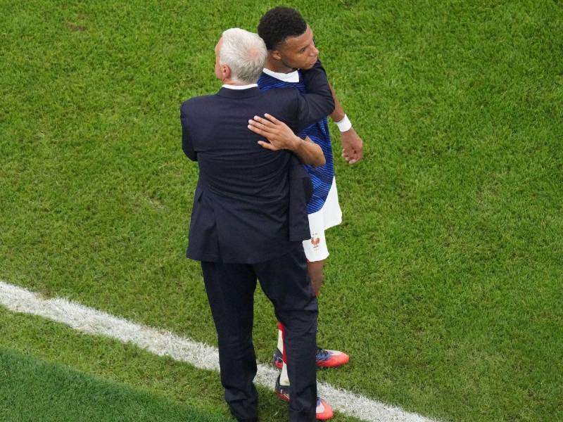 Didier Deschamps dirigió su último partido en la derrota 6-4 contra Inglaterra.