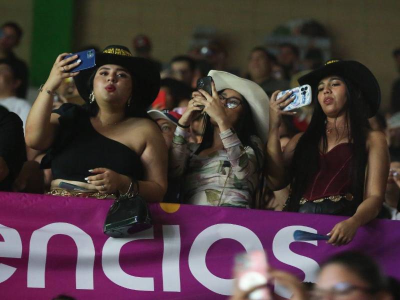 La estética del regional mexicano fue trasplantada al trópico hondureño.
