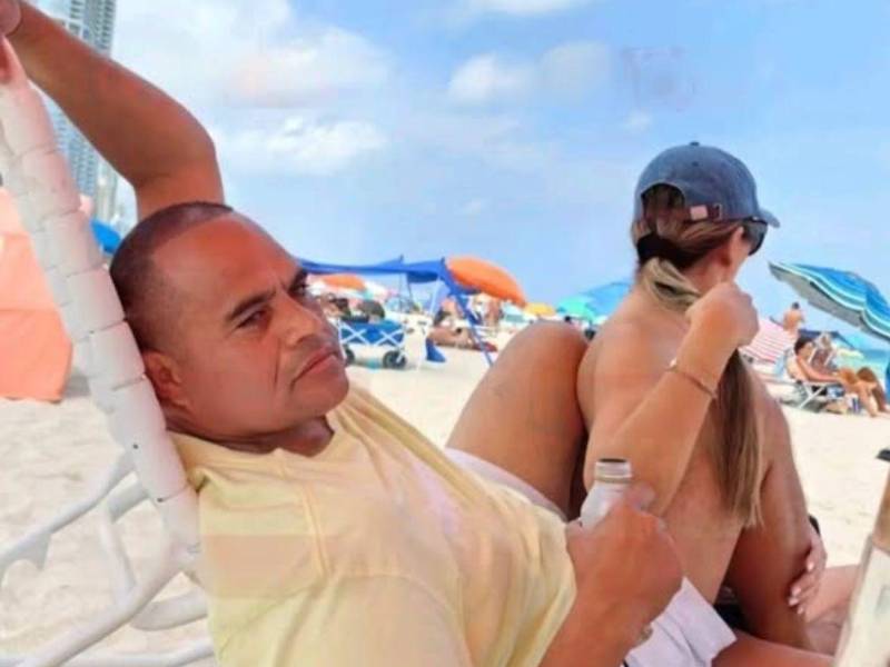 La medida, oficializada el 7 de abril de 2026, responde a revisiones administrativas tras el cumplimiento de su condena por narcotráfico.