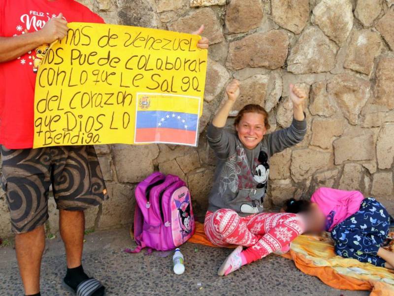 “Felices porque vamos a volver a estar con nuestra familia después de tantos años”, señaló esta familia venezolana de paso por Tegucigalpa.