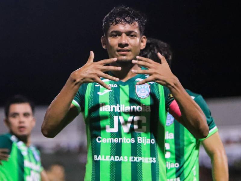 Imágenes del desarrollo del partido.