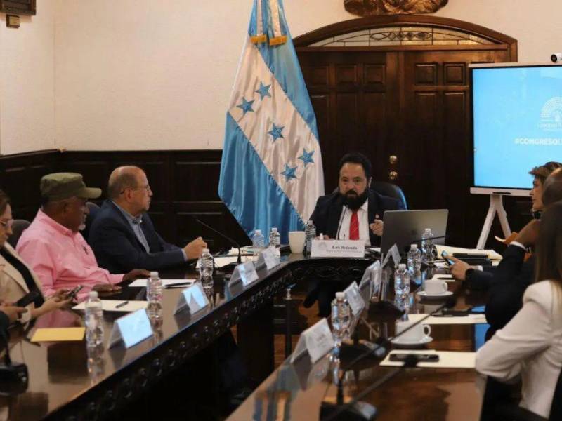 Diputados de Libre analizan el mecanismo y el lugar para declarar ante el Ministerio Público.