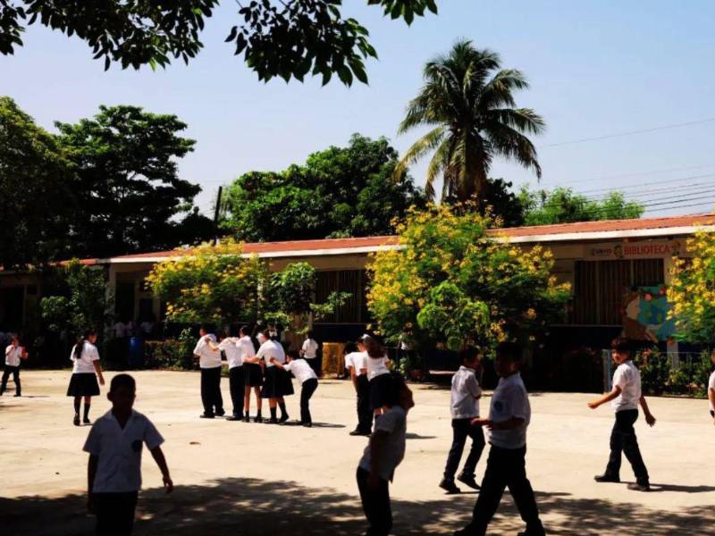 La medida busca proteger la salud de estudiantes y docentes.