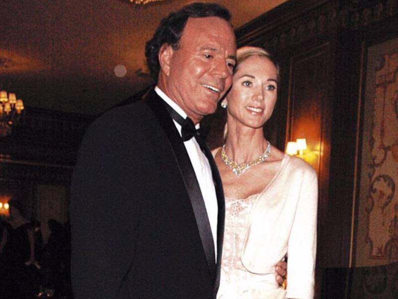 Miranda Rynsburger, actual esposa de Julio Iglesias y con quien tiene cinco hijos, se pronunció en Instagram por primera vez.