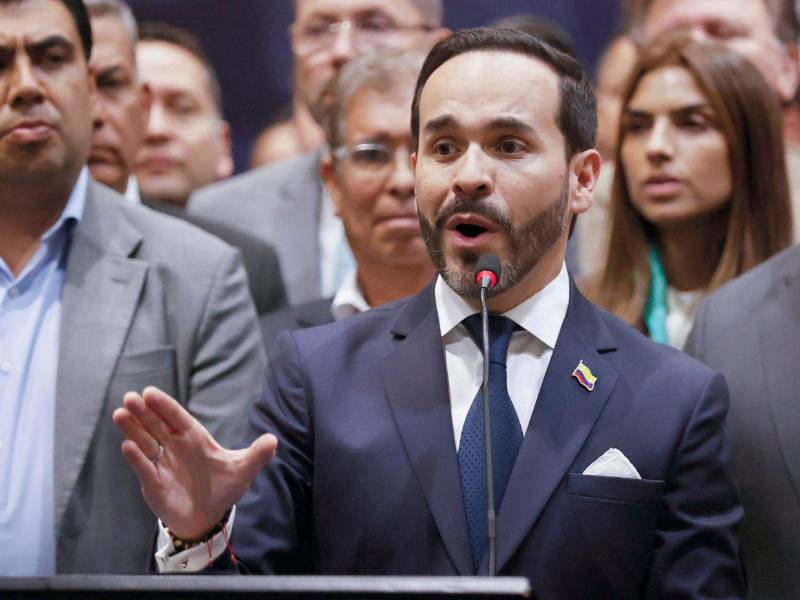 Abelardo de la Espriella asumirá como nuevo presidente de Colombia este viernes.
