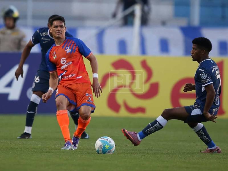 Imágenes del desarrollo del partido.