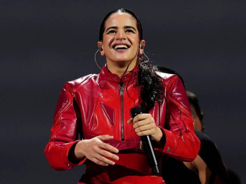 La ceremonia Billboard Mujeres Latinas en la Música 2026 reunirá a las estrellas hispanas más destacadas este jueves en Miami, en una gala que coronará a Rosalía como la 'Mujer del Año', además de homenajear la trayectoria de artistas como Gloria Trevi, Ivy Queen y Julieta Venegas.