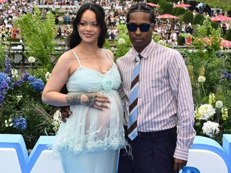 ASAP Rocky, pareja de Rihanna desde hace varios años y padre de sus hijos, la acompañó durante todo el evento.