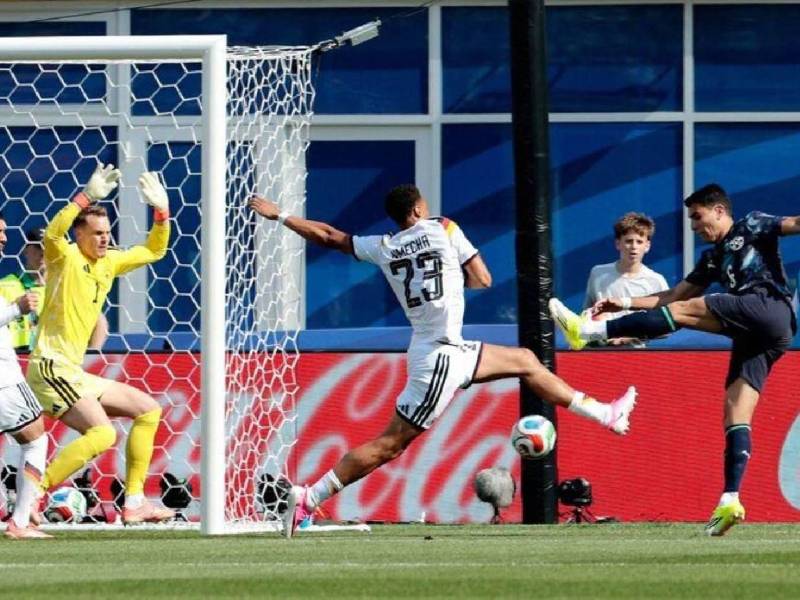 Imágenes del desarrollo del partido.