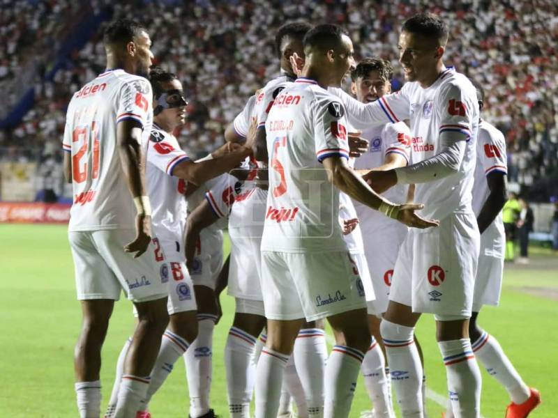 Imágenes del desarrollo del partido.