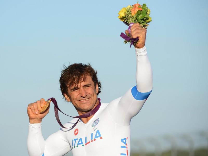 Imagen de archivo del 5 de septiembre de 2012 del italiano Alex Zanardi, tras ganar en los Juegos Paralímpicos de Londres 2012. EFE/ FACUNDO ARRIZABALAGA