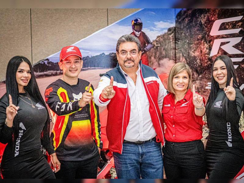 Ejecutivos de Didemo Honda presentan el portafolio de siete segmentos de motocicletas.