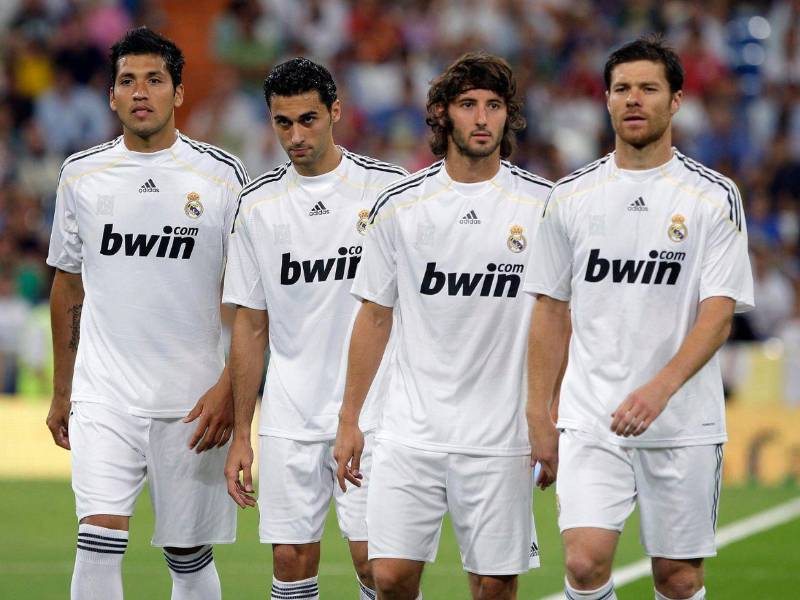 Arbeloa junto a Xabi Alonso en su época de futbolistas.