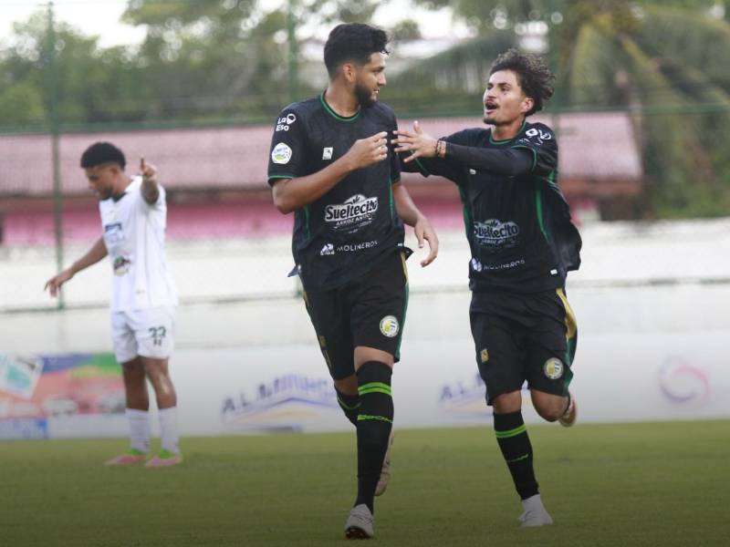 Kelvin Matute anotó de penal el gol del empate para el Juticalpa.