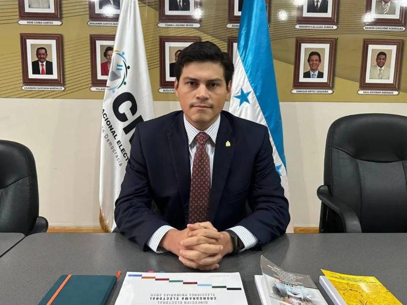 Marlon Ochoa deberá comparecer ante la Comisión de Juicio Político del Congreso el próximo lunes, aunque anunció que no se presentará.