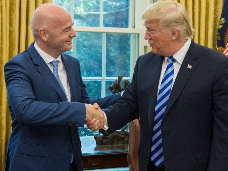 Donald Trump y Gianni Infantino, presidente de la FIFA, mantienen una muy buena relación.