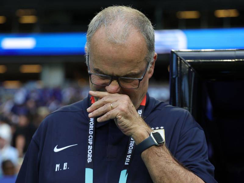 Bielsa acumula la misma cantidad de victorias, empates y derrotas (tres) en mundiales.
