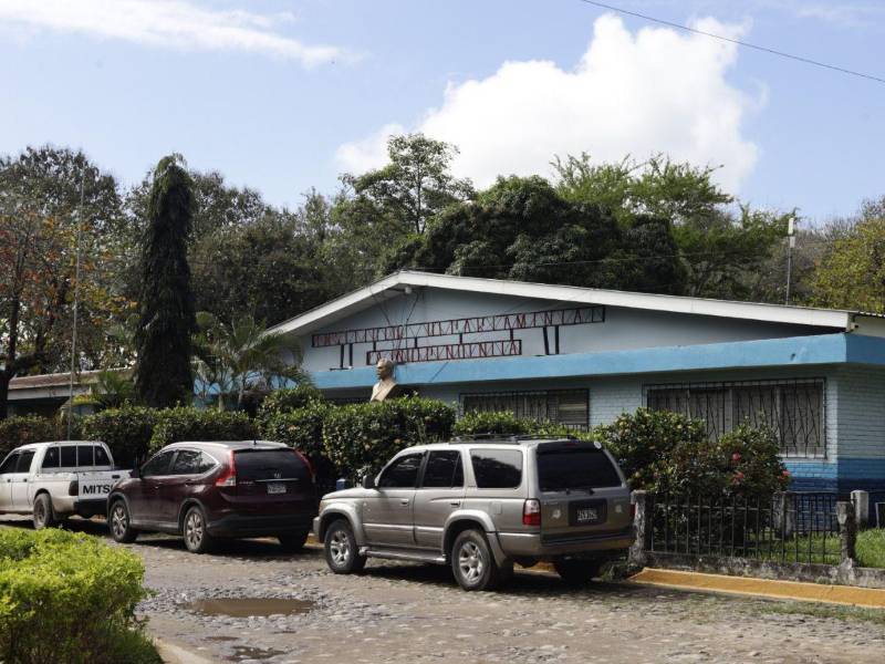 Edgardo Casaña impartió clases hace años en el Instituto Independencia antes de asumir cargos magisteriales y llegar al Congreso Nacional.