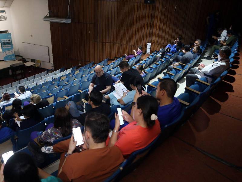 El 25 de septiembre, el Colegio Médico de Honduras anunció en fin de las asambleas informativas a nivel nacional que acumularon 49 días de paro sanitario.