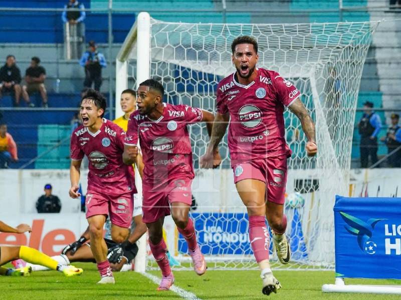 Imágenes del desarrollo del partido.