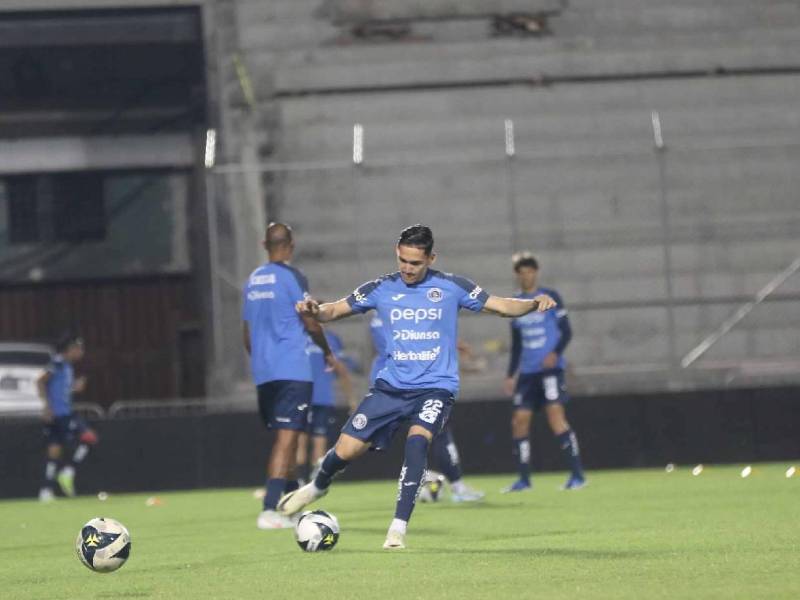 Motagua vino de atrás y terminó goleando a Génesis en el estadio Nacional