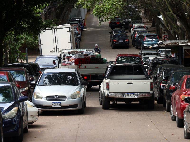 Durante un recorrido realizado por EL HERALDO, se constató que la calle presentaba mejores condiciones de circulación tras la intervención de las autoridades.
