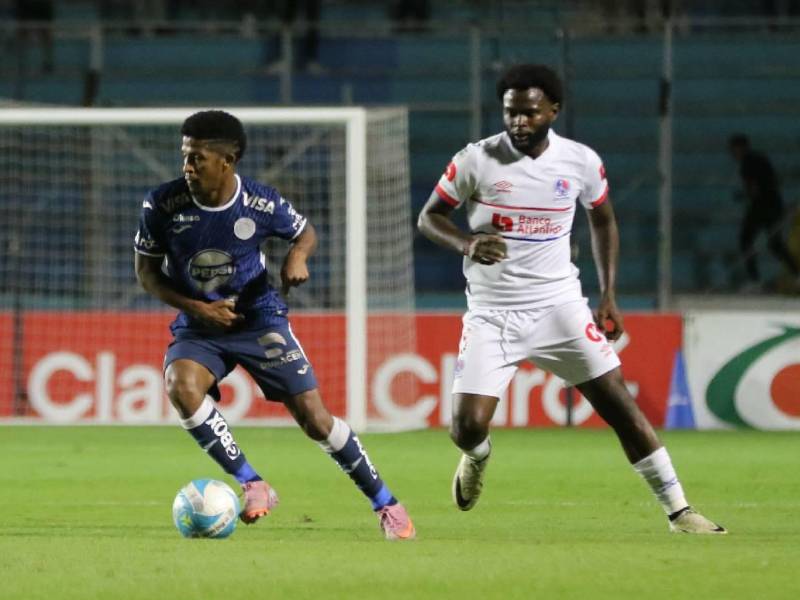 Imágenes del desarrollo del partido.