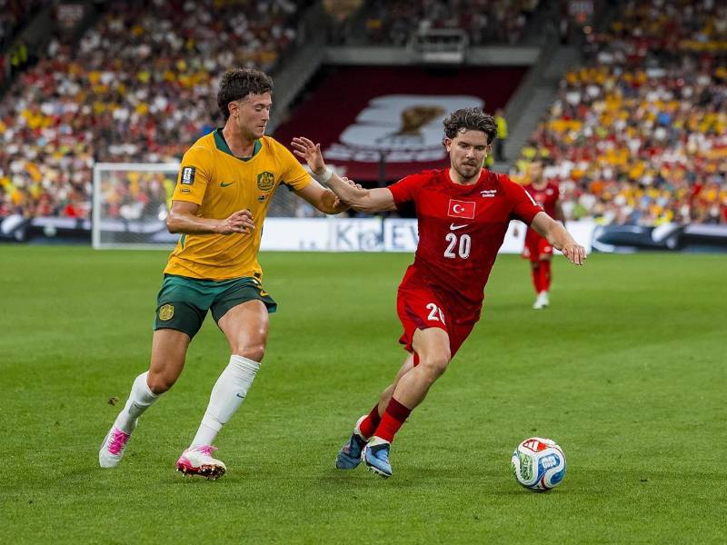 El resultado sitúa a Australia con tres puntos, igualada con EE.UU., tras la primera jornada del Grupo D, mientras que Turquía queda obligada a reaccionar en el partido que disputará el viernes contra Paraguay.