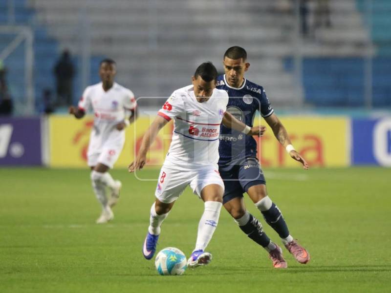 Imágenes del desarrollo del partido.