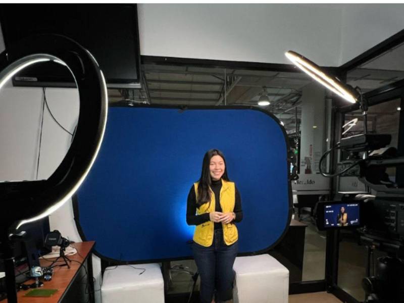 Una de las periodistas de EL HERALDO durante la grabación de un video informativo.