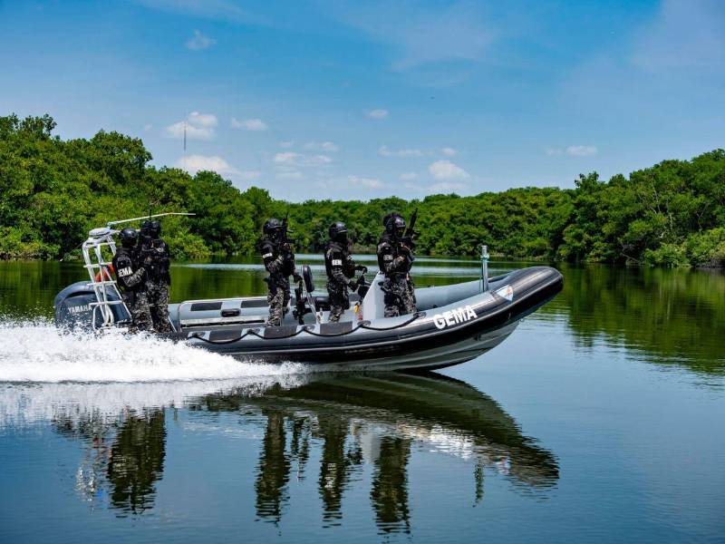 Narcos infiltran puertos de Guayaquil con droga oculta en embarcaciones.