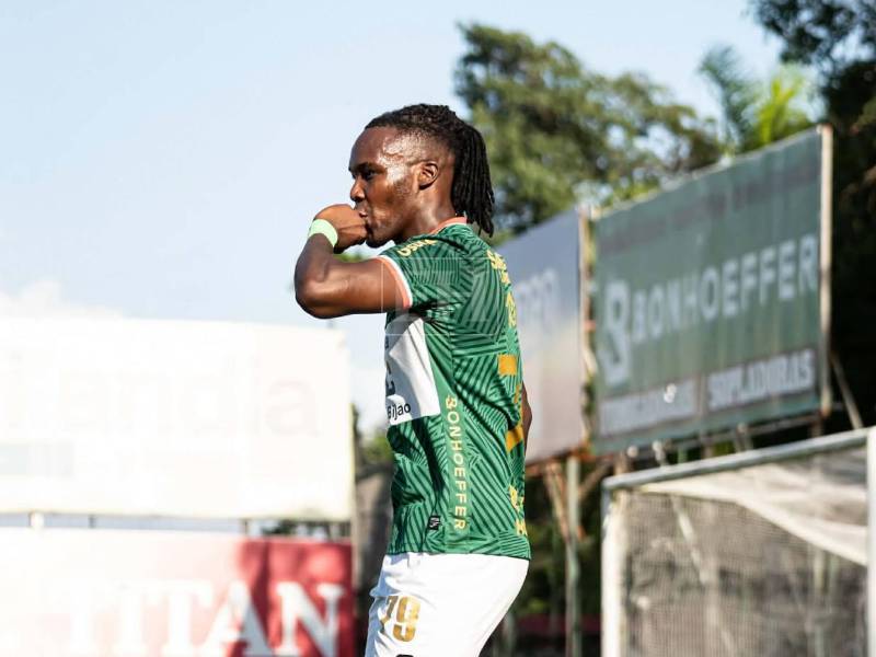 Imágenes del desarrollo del partido.